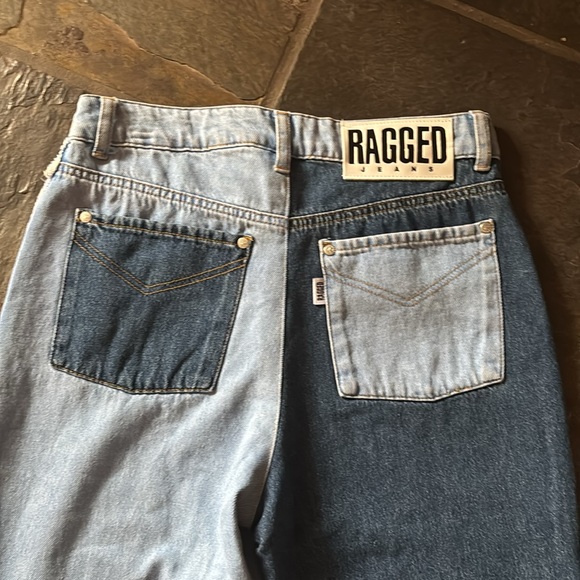 The Ragged Priest Quarter Panel Mom Jean Frayed Raw Hem Womens Denim Size 30 LNC - Picture 3 of 4